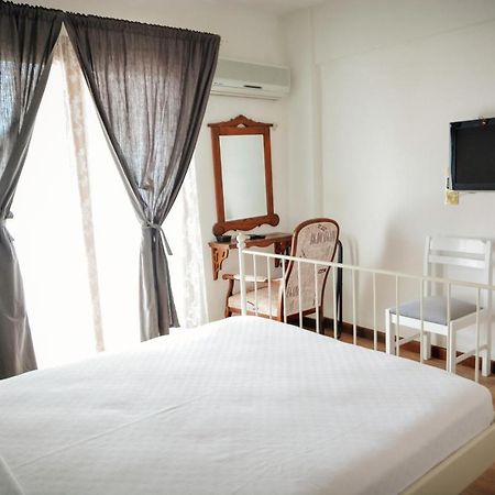 Parva Port Apartment อาเลอเจอติ ภายนอก รูปภาพ